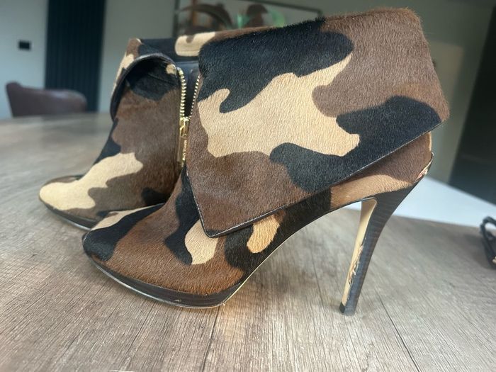 womans shoe