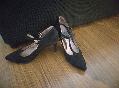 Clarks firm woman shoes