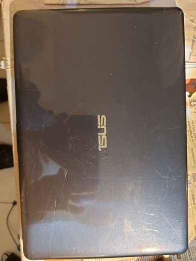 Asus Notebook PC, Model E203N, Intel Celeron CPU N3350, 1.1GHz, 2 GB Ram, 32GB Flash drive, windows 10, microsoft Edge, Chrome and VLC