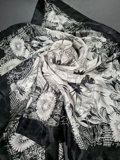 100% Pure Silk Scarf XL 108x108cm Black White Floral Print Vintage Style Square Shawl Wrap