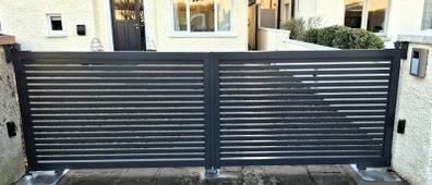 gates & fences  made of aluminum