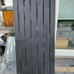 side gate