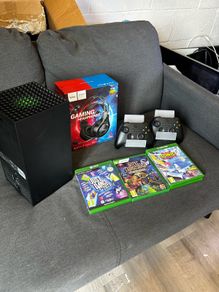 Xbox series X disc 1tb barely used free headset