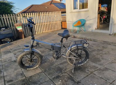 Electric folding bike