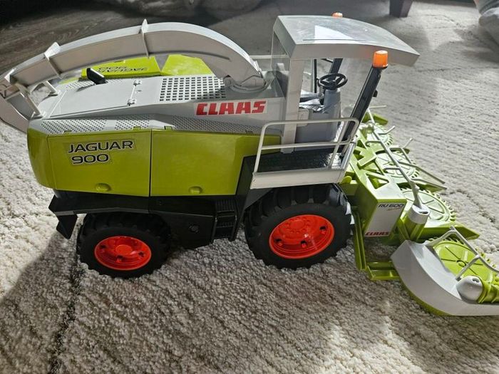 Bruder Claas Jaguar Harvester