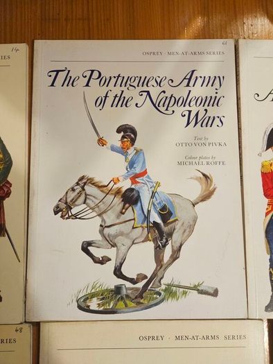 Osprey Men-at-arms Series, Published In 1974 X 15 Fabolous Military Books Plus 2 X Military  Modeling Annuals 1 &3. Plus 3 Other Military Books. All In Good Condition.  See Photos For Same.