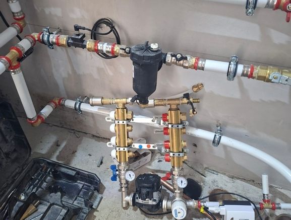 Plumbing & Heating/Heat Pumps - Polish Service