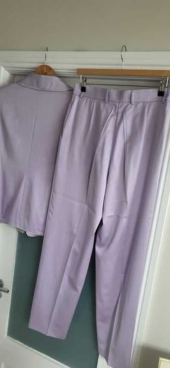 ESCADA Mauve Wool Mix Trouser Suit Sz 40 (Fit 12UK)