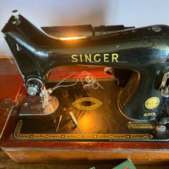 Vintage Singer 99k sewing machine