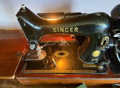 Vintage Singer 99k sewing machine