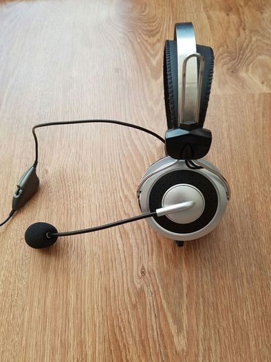 Logic Slim Stereo Headphones with Adjustable Microphone