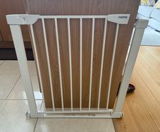 Noma flat step stair gate