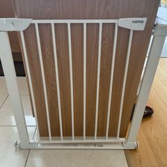 Noma flat step stair gate