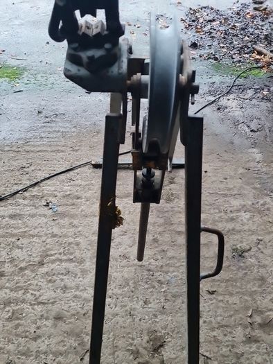 Antique pipe cutter