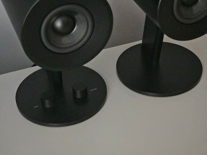 Razer Nommo Chroma speakers