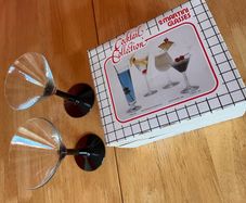 2 x Retro Martini Cocktail Glasses