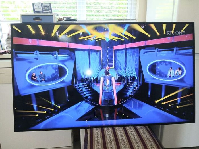 Samsung 55 inch smart 4k hdmi tv with wall mount.