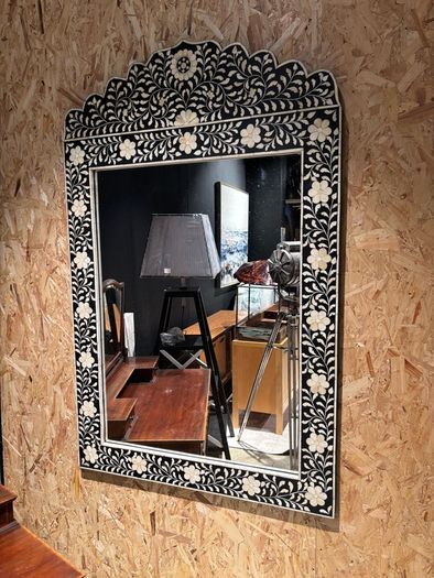Large inlay mirror