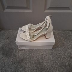 Ladies shoes