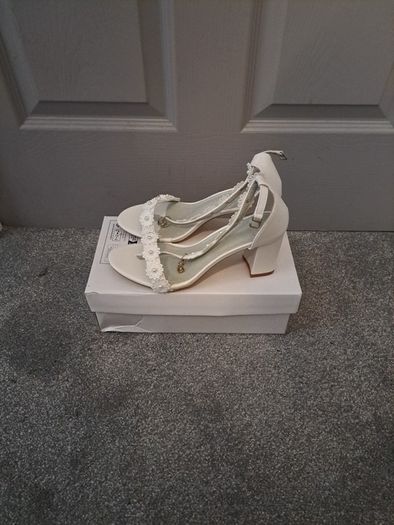 Ladies shoes