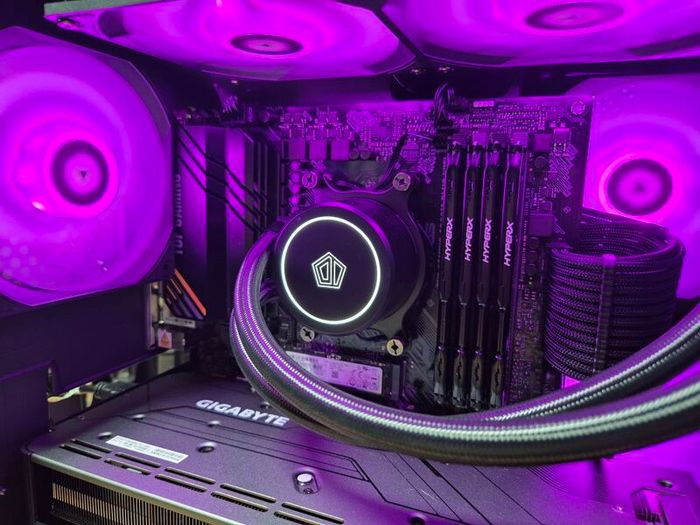 Gaming PC Ryzen 7 5800X, RX 7700 XT, 32gb Ram, 1TB M.2 Ssd, 750w Psu, Wifi/bt
