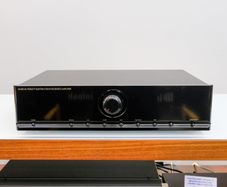 Hifi Gold Music Fidelity Elektra E100 Flagship Solid State integrated Amplifier pristine condition with XLR inputs Top Spec