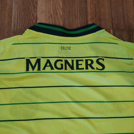 Celtic jersey (XL)