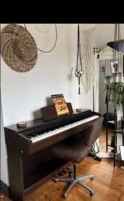 Yamaha Arius YDP-140 Digital Piano comes with Stool Excellent Condition
