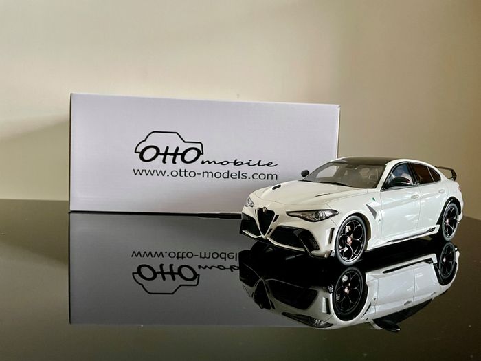 Alfa Romeo Giulia GTAm White - Otto Ottomobile 1/18