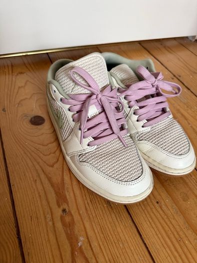 Nike Air Jordan 1 Low Trainers EU Size 37.5