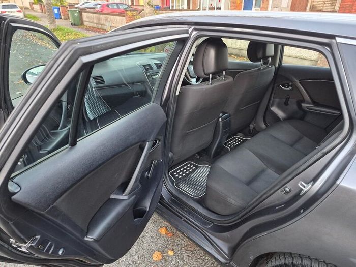 Toyota Avensis 2011