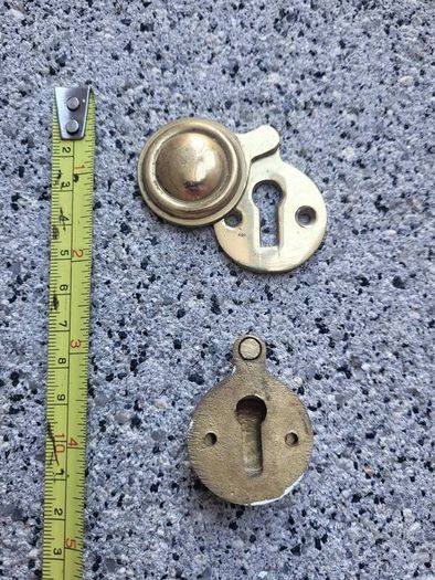 Key Hole Plates