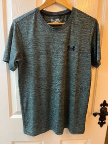 Under Armour T-shirt / Top - Size L / Size 12/14