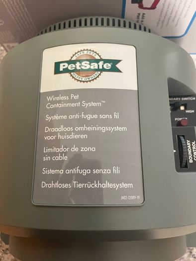 wireless dog fence, pet mania PIF 300-21, Bough new and never used. Original receipt with three year guarantee.
