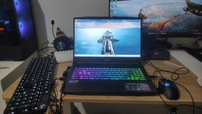 MSI Katana 15 B13V i7 / RTX 4070 (120W) / 144Hz + Logitech Bundle
