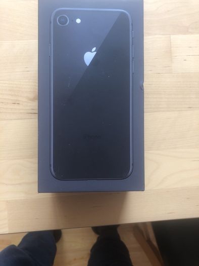 Apple IPhone 8 64gb Unlocked Boxed +accessories