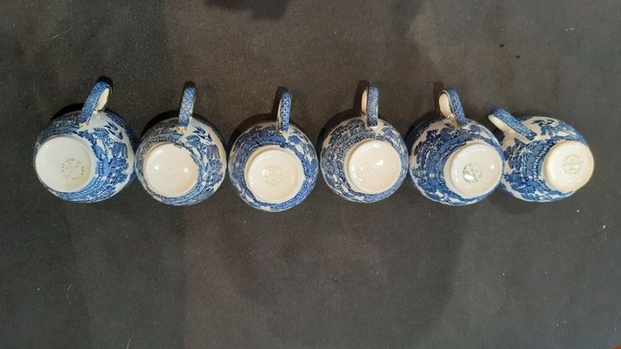 20 piece Arklow Pottery Blue Willow pattern tea set