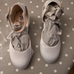 Girls white high heel shoes
