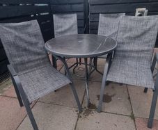 garden table and chairs
