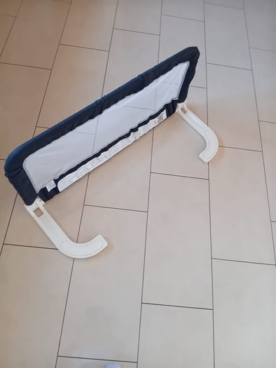 Kids bed rail