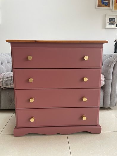Pink Chest of drawers