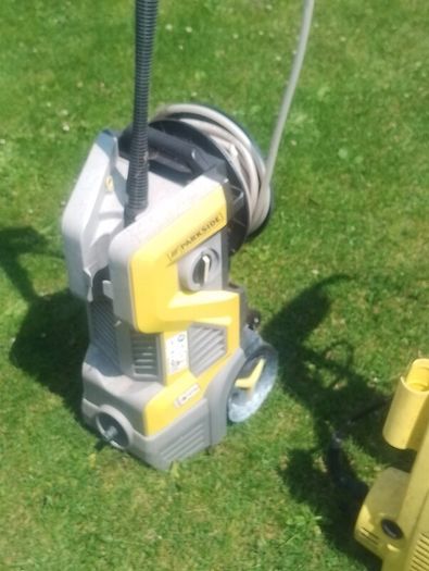 2 power washers (read description)