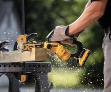 DeWALT 18V XR Cordless Brushless Pruning Saw Chainsaw. Gift Ideas Winter Sale Now On