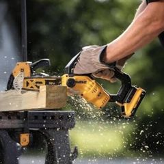 DeWALT 18V XR Cordless Brushless Pruning Saw Chainsaw. Gift Ideas Winter Sale Now On