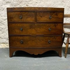 Georgian Bow Front Chest of Drawers.