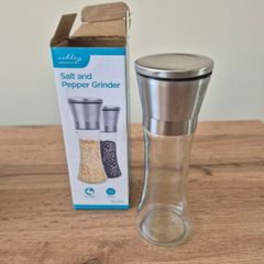 Salt shaker