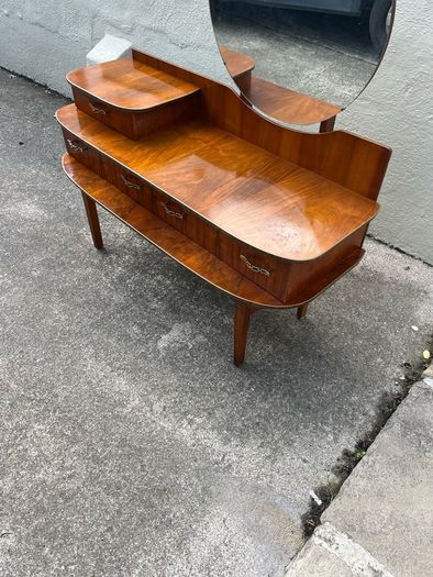 Beautiful vintage dressing table with mirror