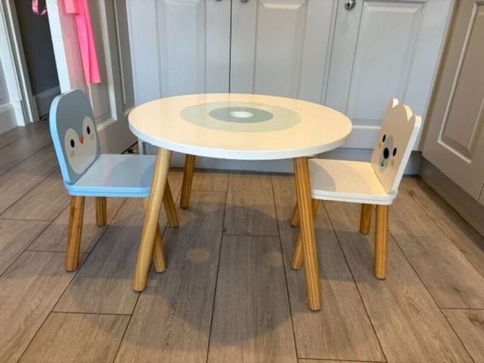 Table and 2 Chairs Polar