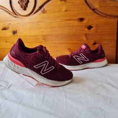 new balance 880 vii Size 6.5 eu Burgundy In excellent condition