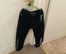 Black M&S joggers age 10/11